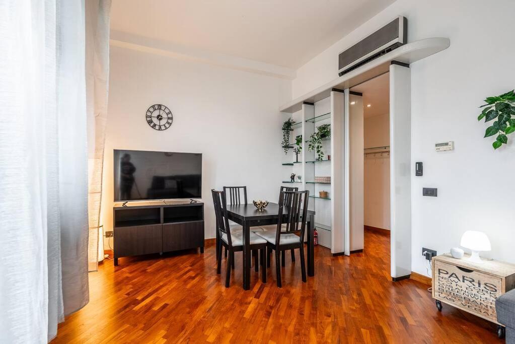 Ferienwohnung Carrobbio'S Nest - Elegant With Wifi And Netflix Mailand Exterior foto