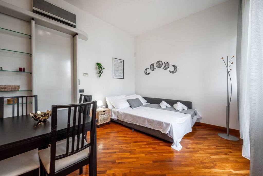 Ferienwohnung Carrobbio'S Nest - Elegant With Wifi And Netflix Mailand Exterior foto